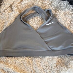 Nike sports bra
X-Large
Grey
Adjustable back